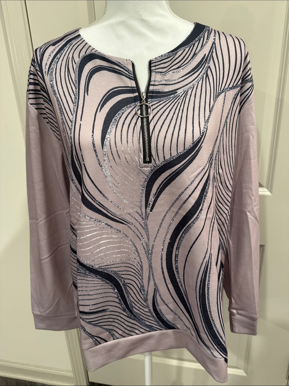 Women's Long Sleeve Quarter Zip-Front Top in Taupe with Abstract Print XL